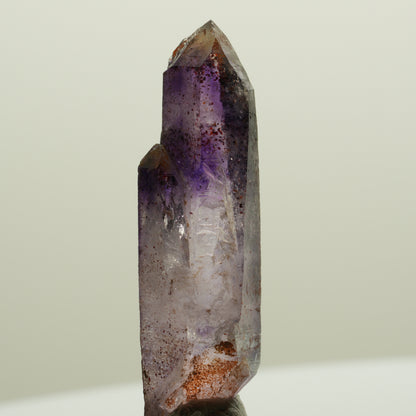 Seltene Phantom Skelett Amethyst mit Eisen Spitze Goboboseb, Namibia 43*12*12mm #15013