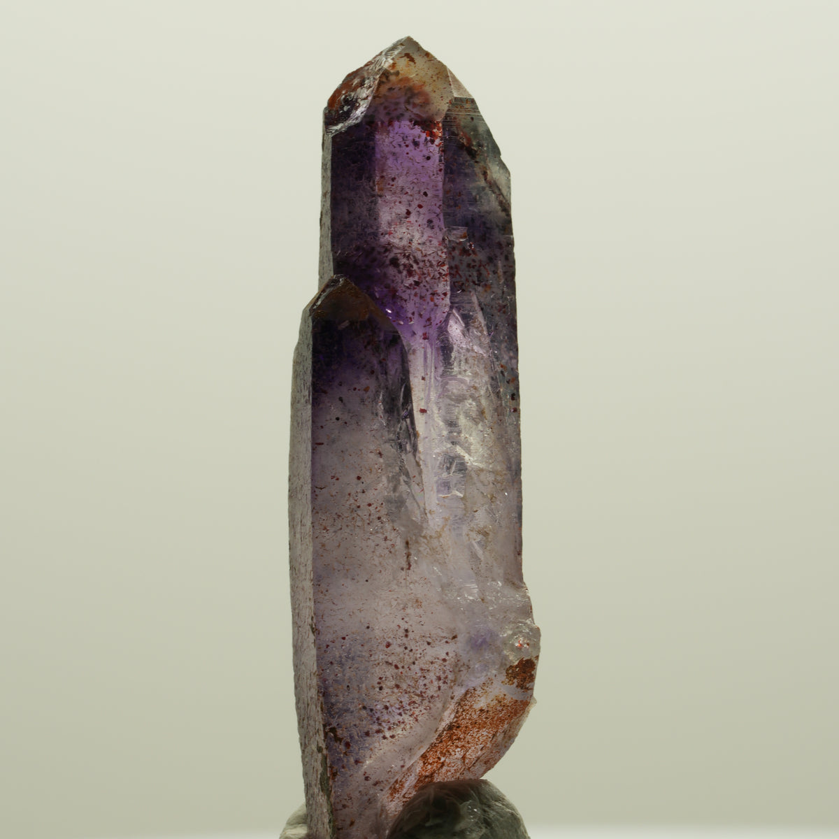 Seltene Phantom Skelett Amethyst mit Eisen Spitze Goboboseb, Namibia 43*12*12mm #15013