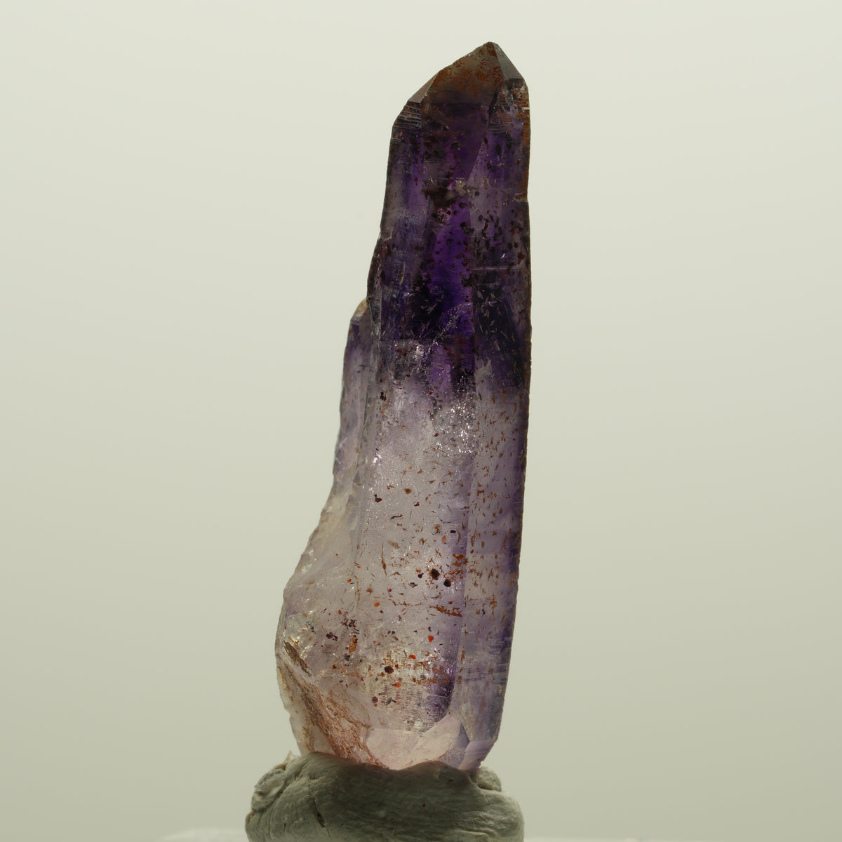 Seltene Phantom Skelett Amethyst mit Eisen Spitze Goboboseb, Namibia 43*12*12mm #15013