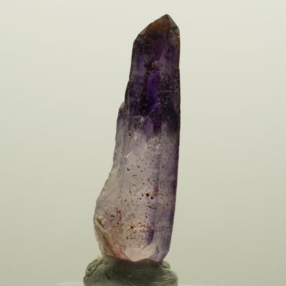 Seltene Phantom Skelett Amethyst mit Eisen Spitze Goboboseb, Namibia 43*12*12mm #15013