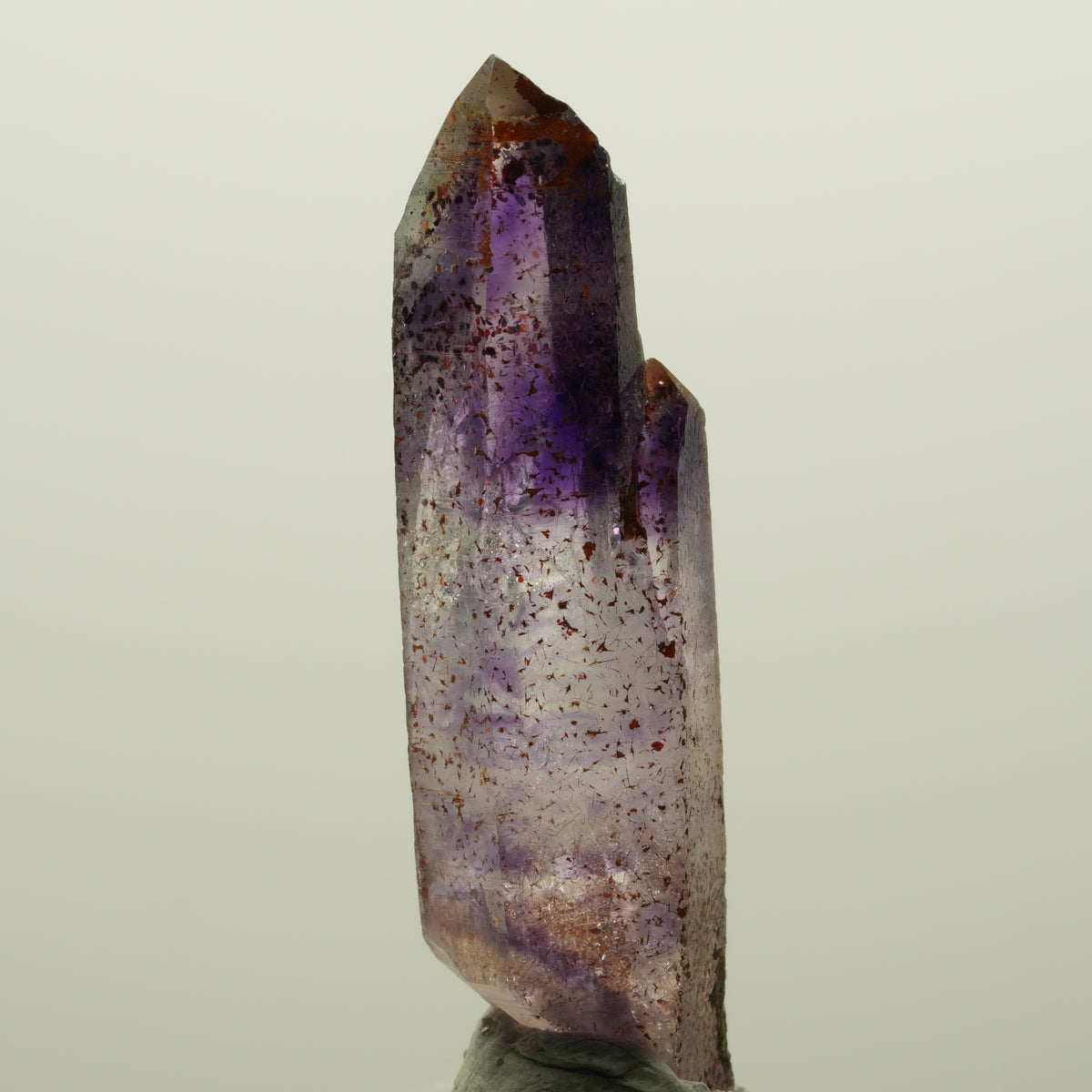 Seltene Phantom Skelett Amethyst mit Eisen Spitze Goboboseb, Namibia 43*12*12mm #15013