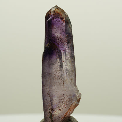 Seltene Phantom Skelett Amethyst mit Eisen Spitze Goboboseb, Namibia 43*12*12mm #15013