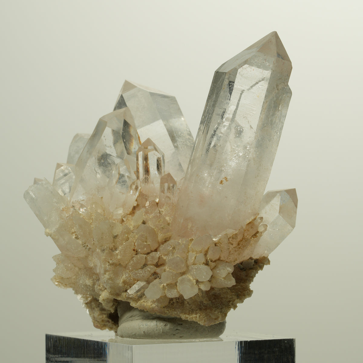 Klare Rauchquarz Skelett Spitzen auf Matrix Goboboseb, Namibia 54*43*31mm #15023