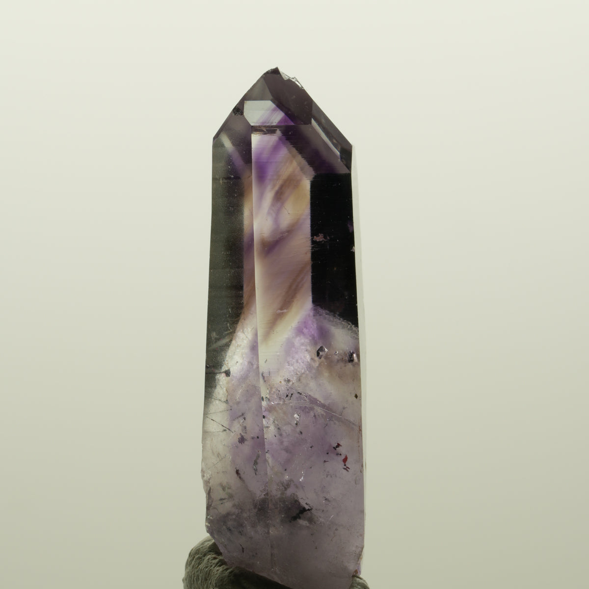 Harlekin Lemurian Phantom Amethyst Streep Mine, Goboboseb, Namibia 46*15*15mm #15025