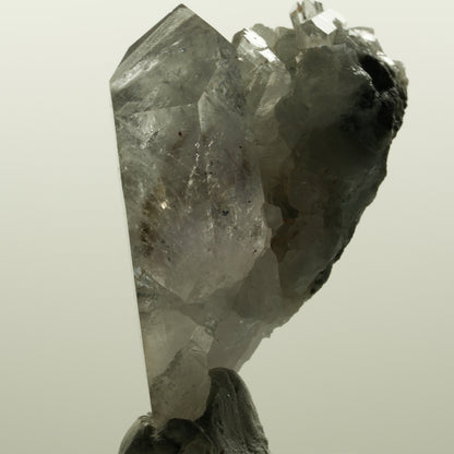 Skelett Phantom Amethyst mit Hämatit, Calcit auf Matrix Streep Mine, Namibia 52*40*34mm #15052