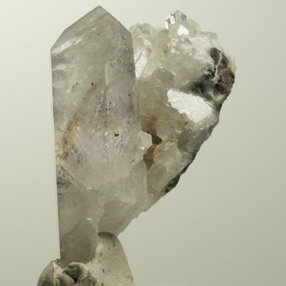 Skelett Phantom Amethyst mit Hämatit, Calcit auf Matrix Streep Mine, Namibia 52*40*34mm #15052