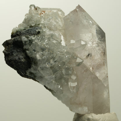 Skelett Phantom Amethyst mit Hämatit, Calcit auf Matrix Streep Mine, Namibia 52*40*34mm #15052