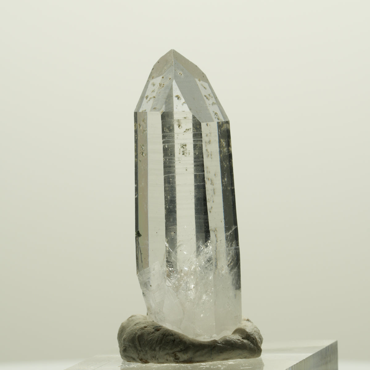 Lemurian Phantom Rauchquarz mit Analcim, Hämatit Streep Mine, Namibia 40*17*12mm #15064