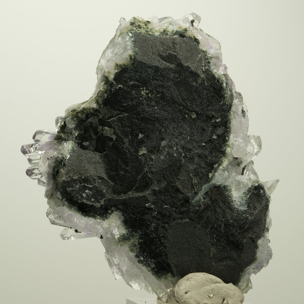 Phantom Amethyst mit Hämatit, Calcit auf Matrix Stufe Streep Mine, Namibia 73*65*29mm #15102
