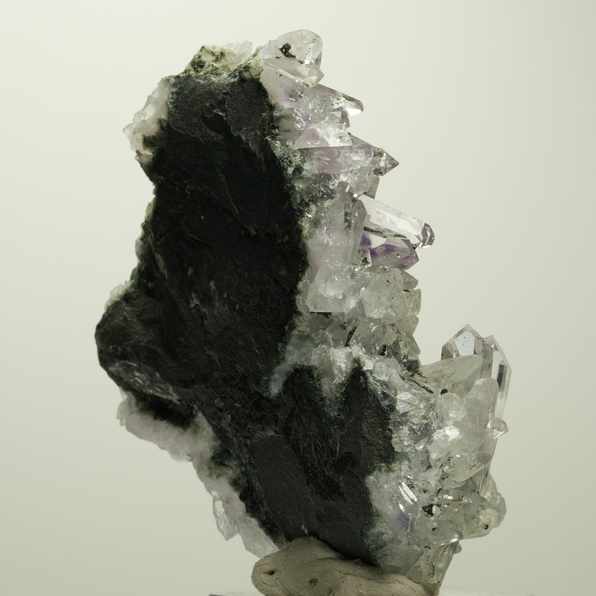 Phantom Amethyst mit Hämatit, Calcit auf Matrix Stufe Streep Mine, Namibia 73*65*29mm #15102