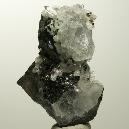Harlekin Quarz, Calcit, Prehnit, Epidot auf Matrix Stufe Streep Mine, Namibia 73*56*25mm #15105