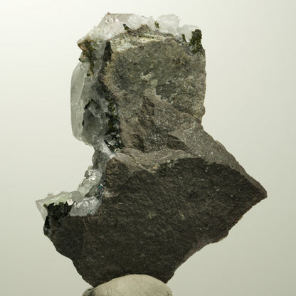 Harlekin Quarz, Calcit, Prehnit, Epidot auf Matrix Stufe Streep Mine, Namibia 73*56*25mm #15105