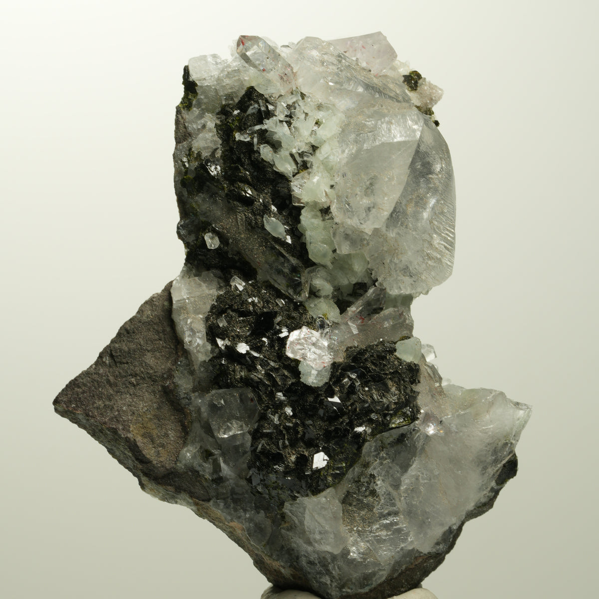 Harlekin Quarz, Calcit, Prehnit, Epidot auf Matrix Stufe Streep Mine, Namibia 73*56*25mm #15105