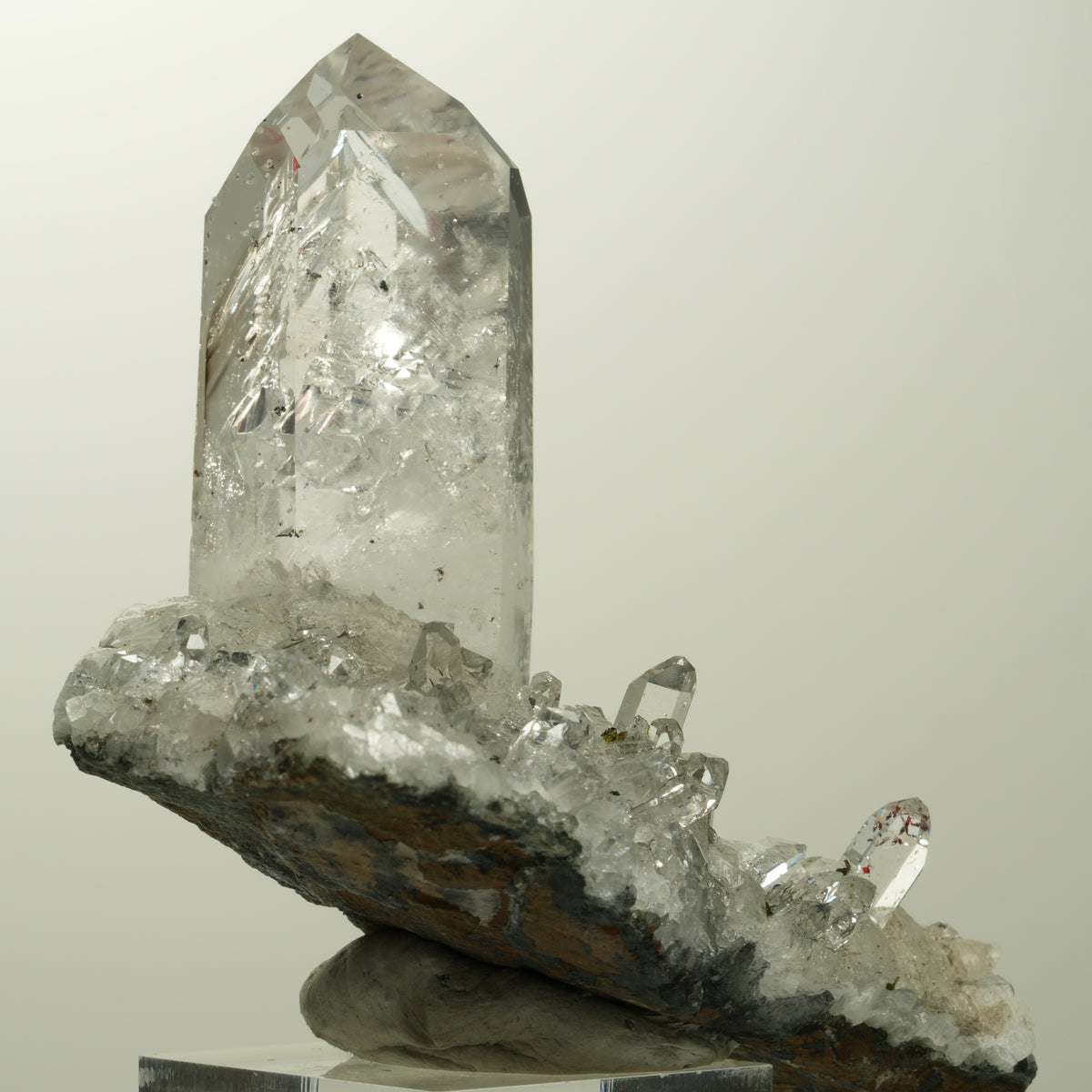 Enhydro Harlekin Quarz, Analcim, Epidot, Calcit auf Matrix Streep Mine, Namibia 73*45*57mm #15106