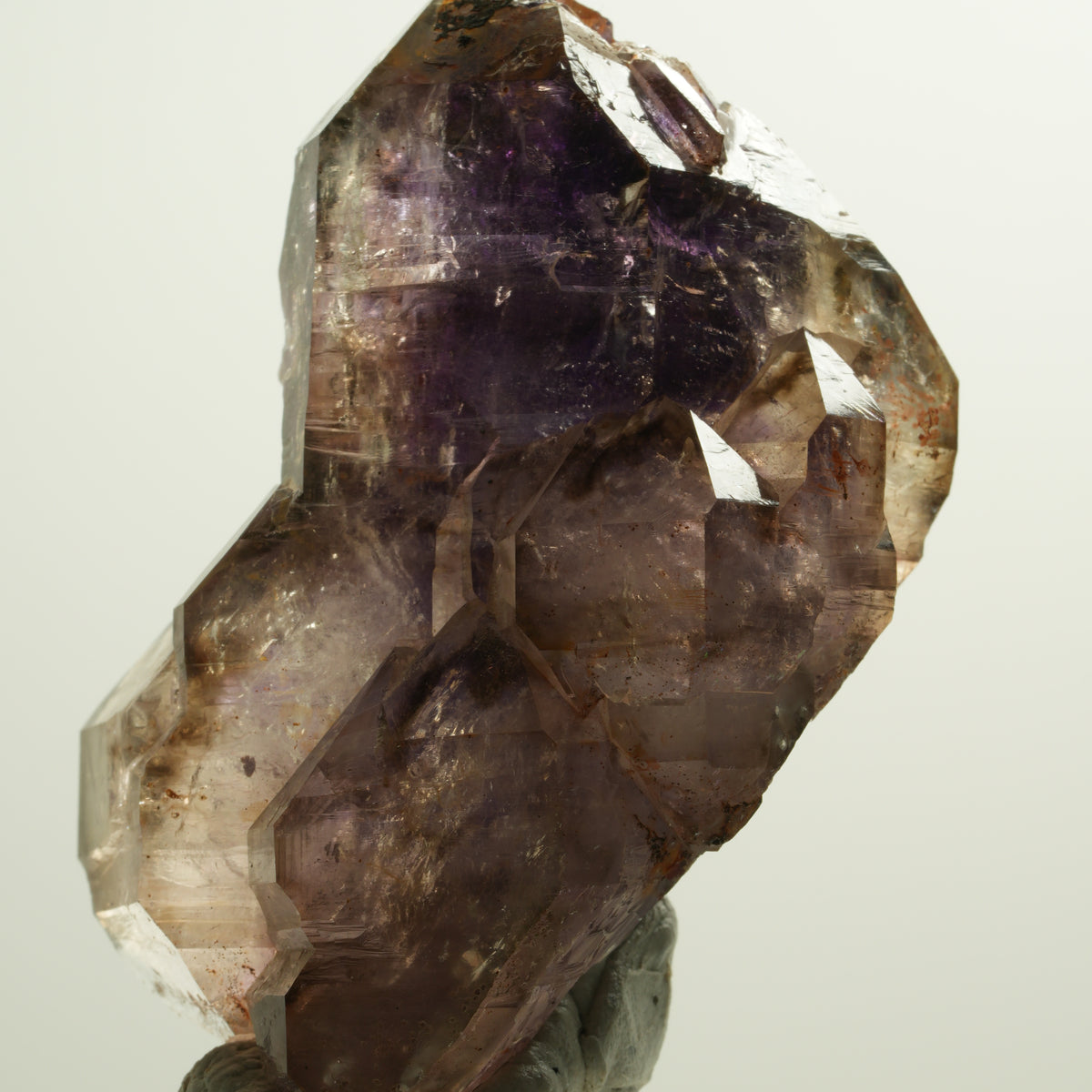 Skelett Phantom Amethyst Doppelender Zepter Gruppe Goboboseb, Namibia 66*47*47mm #15115