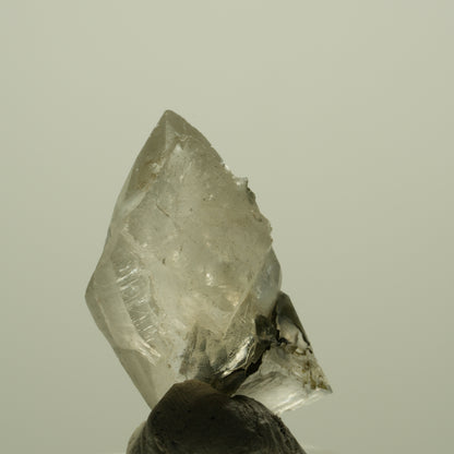 Klare Calcit Kristallspitze Streep Mine, Goboboseb, Namibia 33*19*19mm #15207