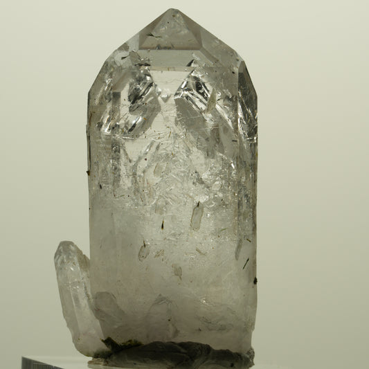 Skelett Phantom Rauchquarz mit Epidot, Hämatit, Prehnit Streep Mine, Namibia 43*25*14mm #15220