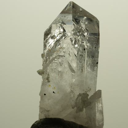 Skelett Phantom Rauchquarz mit Epidot, Hämatit, Prehnit Streep Mine, Namibia 43*25*14mm #15220