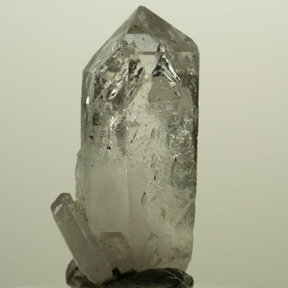 Skelett Phantom Rauchquarz mit Epidot, Hämatit, Prehnit Streep Mine, Namibia 43*25*14mm #15220