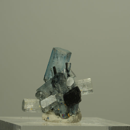 Aquamarin, Fluorit, Schörl Turmalin Stufe Erongo, Namibia 19*19*14mm #15293