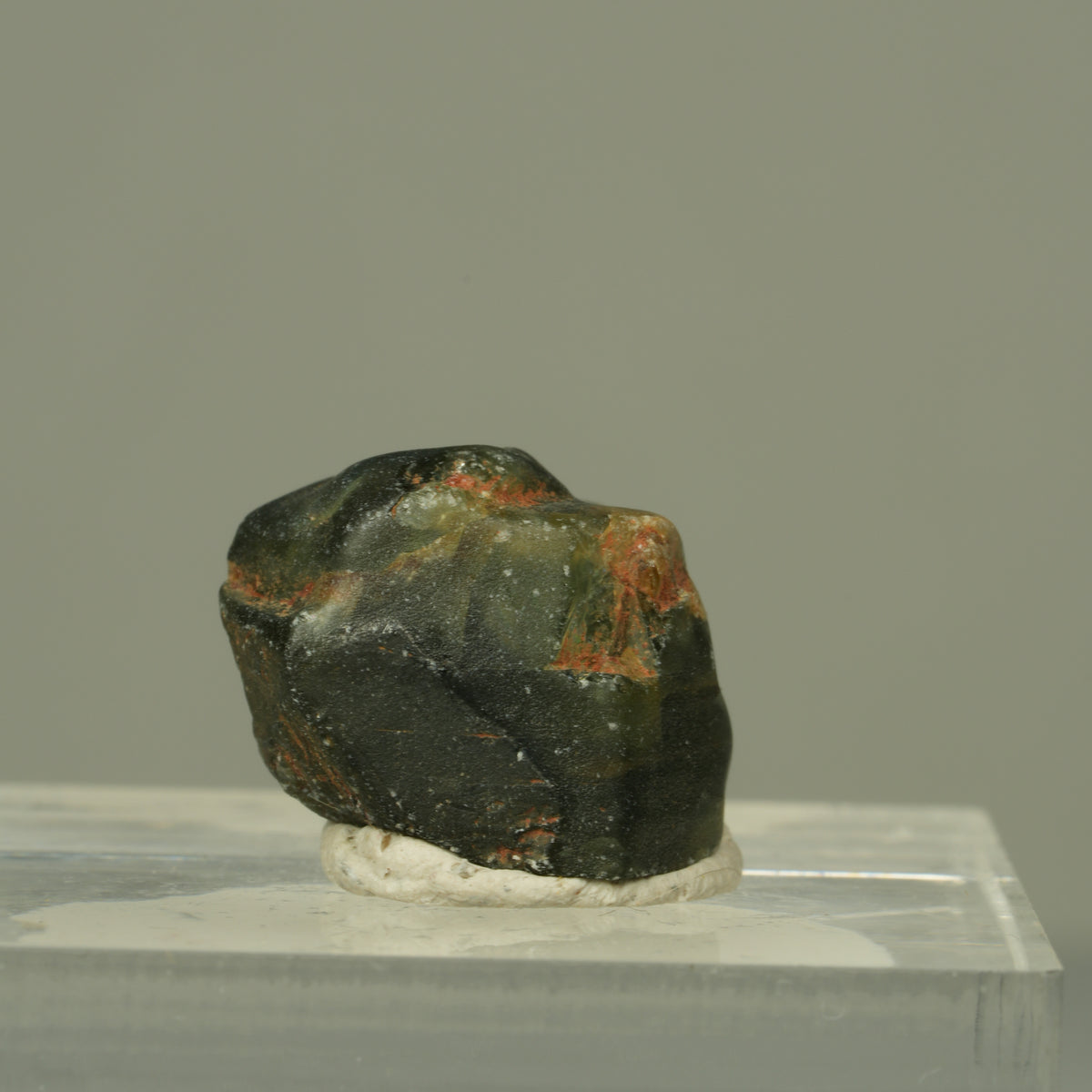 Seltener Saphir Roh Kristall, Rohstein, grün blau Unbekannt 11*14*11mm #15303