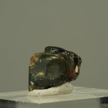 Seltener Saphir Roh Kristall, Rohstein, grün blau Unbekannt 11*14*11mm #15303
