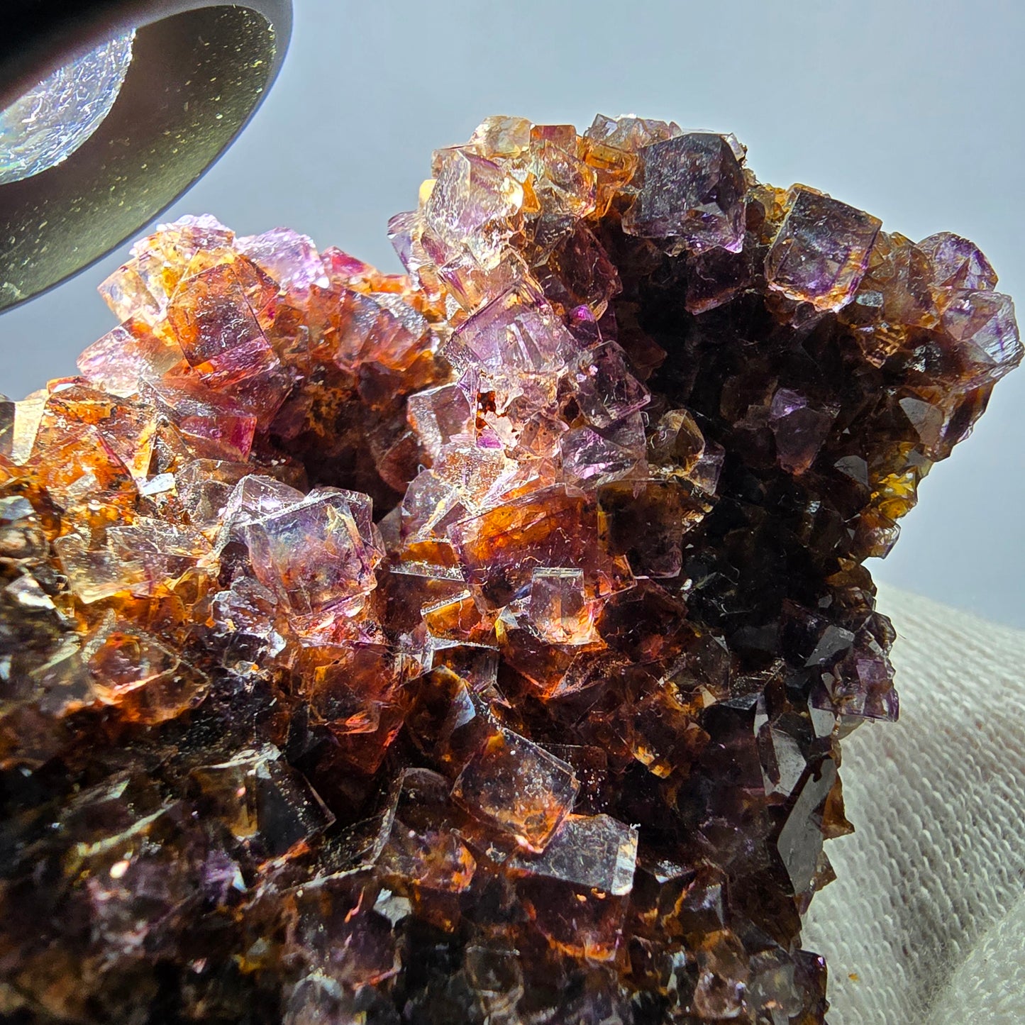 Grand spécimen de cube de fluorite fantôme, vert, jaune, violet, Okorusu, Namibie, 110 x 66 x 50 mm 