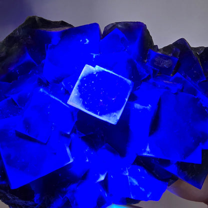 Grand spécimen de cube de fluorite fantôme, zonal – Nouvelle découverte ! Okorusu, Namibie, 116 x 72 x 30 mm 