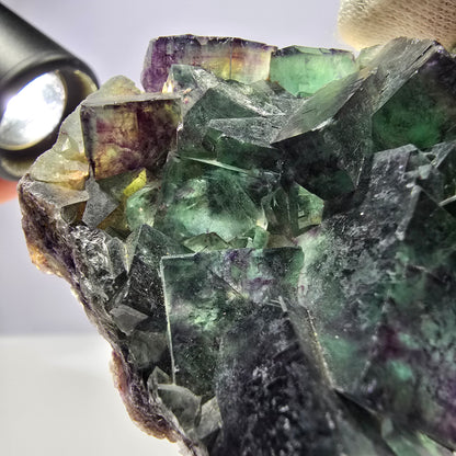 Rare spécimen de cube de fluorite fantôme, parqueté zonal Okorusu Namibie 76 x 62 x 27 mm 