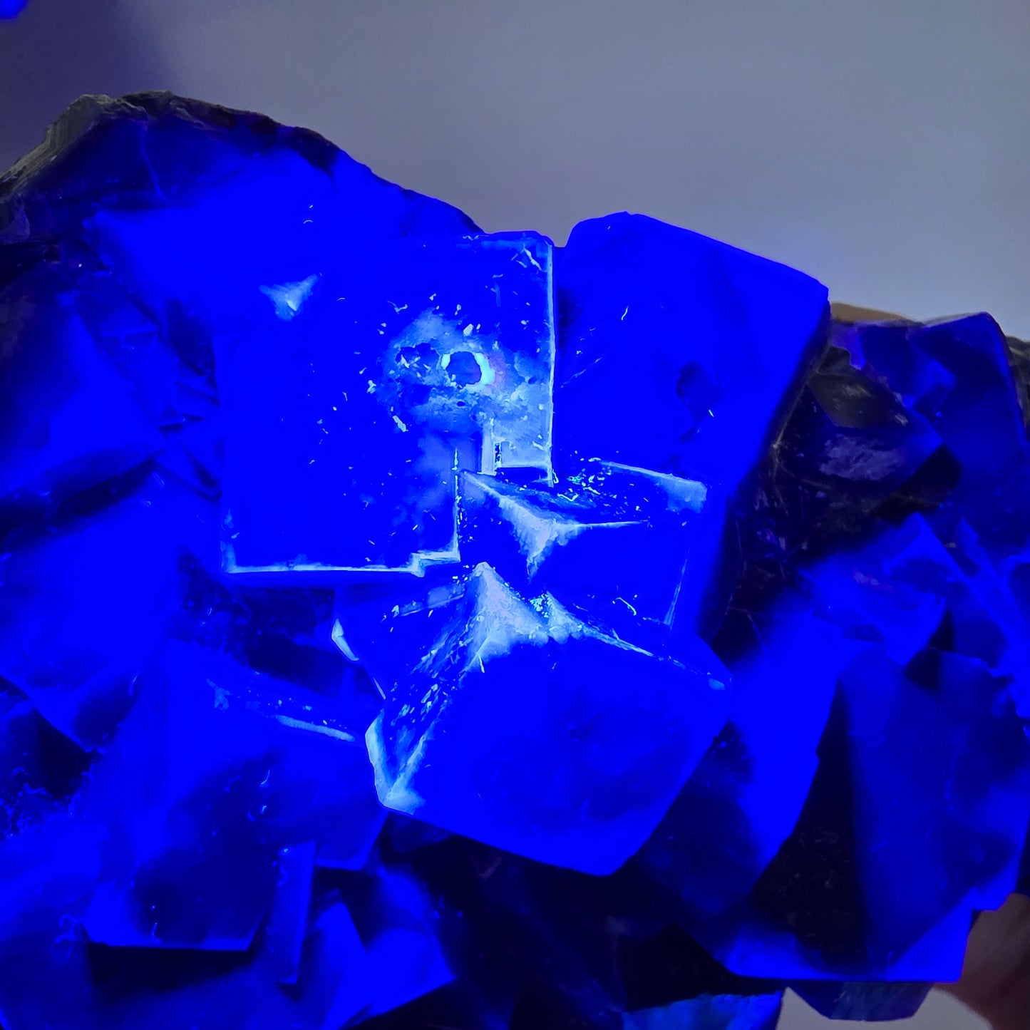 Grand spécimen de cube de fluorite fantôme, zonal – Nouvelle découverte ! Okorusu, Namibie, 116 x 72 x 30 mm 