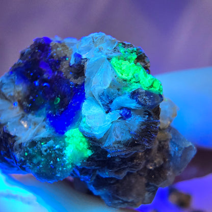 Lot de 16 tourmalines Schörl, fluorite fantôme, hyalite, stade muscovite, Erongo, Namibie 