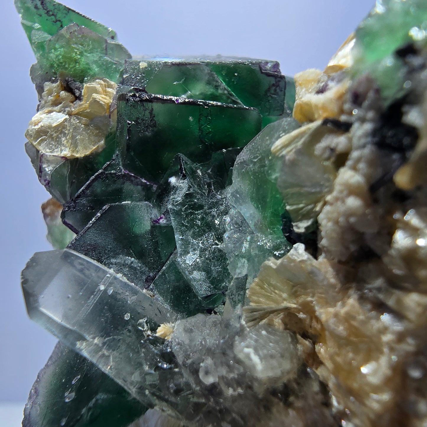 Cube de fluorite fantôme zonal, muscovite, spécimen d'hyalite, Erongo, Namibie, 90 x 72 x 53 mm 