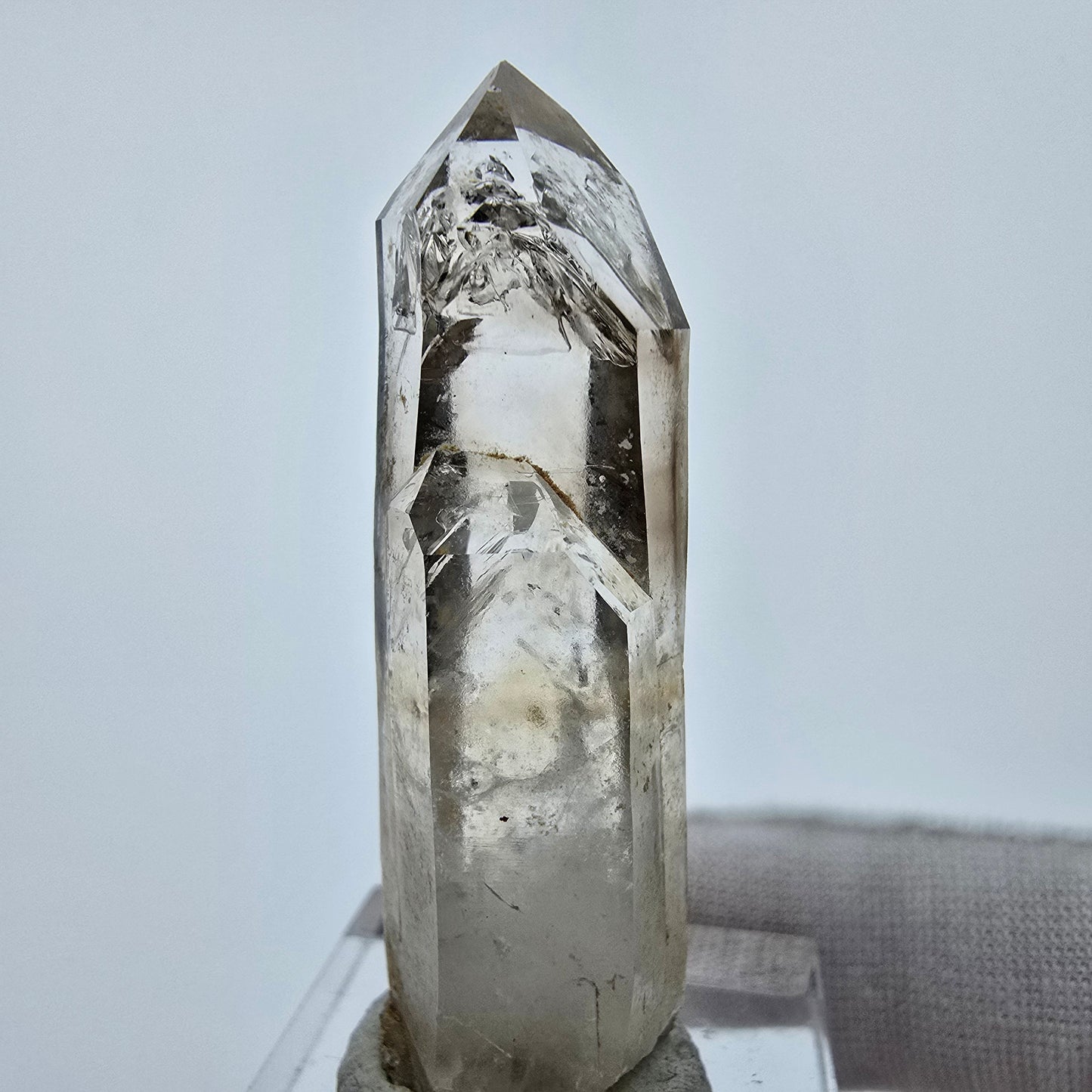 Enhydro Phantom Quartz fumé Sceptre Tip 1x Bubble Goboboseb, Namibie 48*14*12mm 