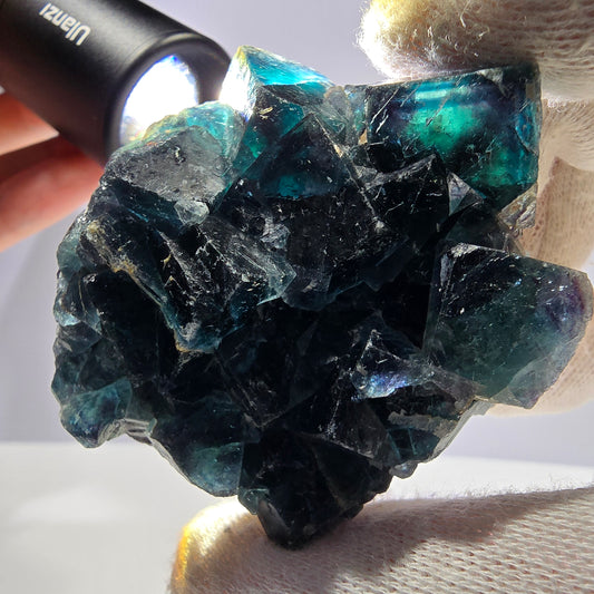 Rare spécimen de cube de fluorite fantôme, zonal – Nouvelle découverte ! Okorusu, Namibie, 67 x 62 x 27 mm 