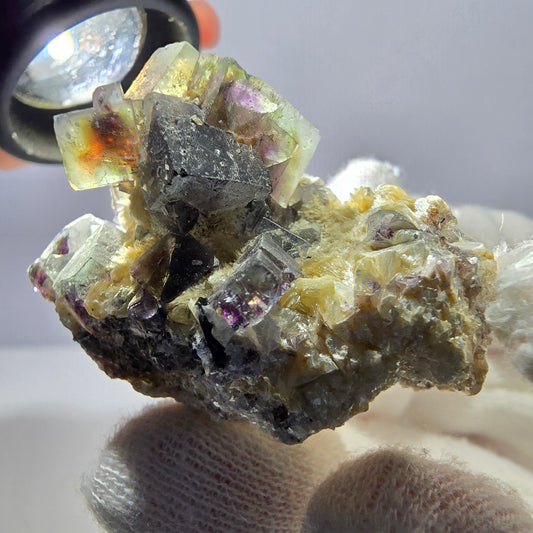 Spécimen de fluorite fantôme colorée, tourmaline scholle, muscovite, Erongo, Namibie, 43 x 31 x 25 mm 