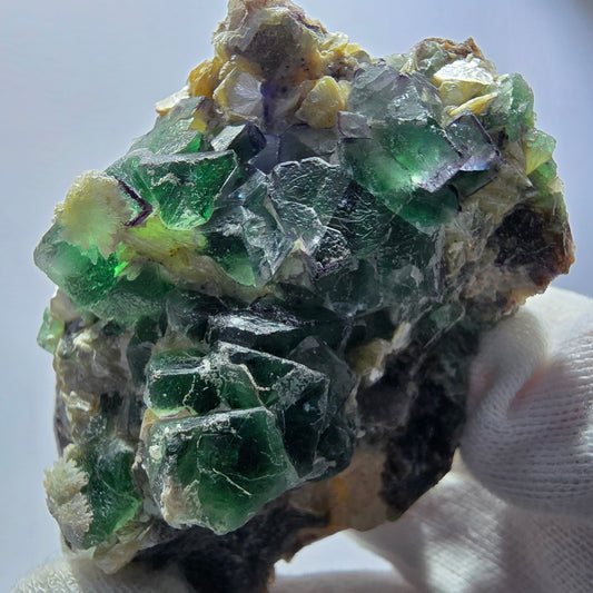 Rares cubes de fluorite fantôme, hyalite et spécimen de muscovite, Erongo, Namibie, 69 x 51 x 47 mm 