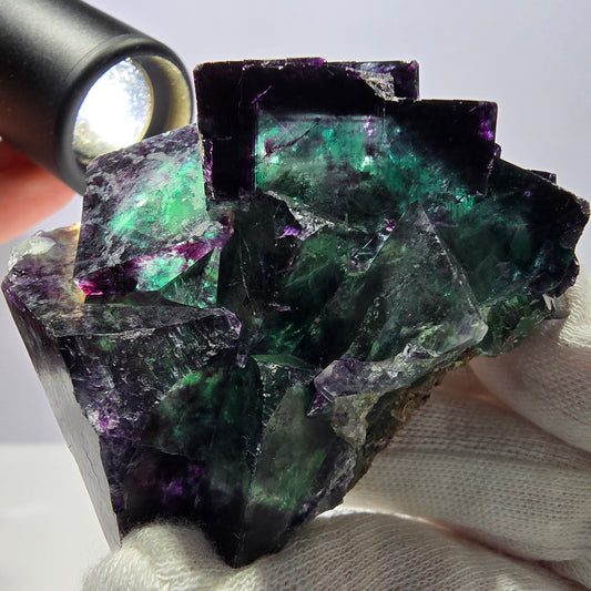 Rare spécimen de cube de fluorite fantôme, parqueté zonal Okorusu Namibie 70*51*43mm 