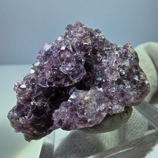 Spécimen rare de cube de fluorite fantôme, vert zonal et violet, Okorusu, Namibie, 38 x 28 x 12 mm