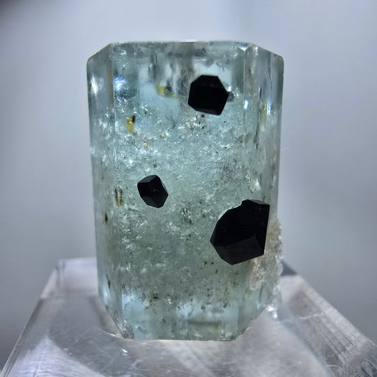Seltener Aquamarin X mit Schörl Turmalin Erongo, Namibia 22*18*16mm