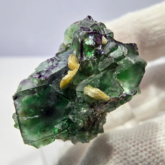 Spécimen de cube de fluorite fantôme zonal, de muscovite et de tourmaline Schorl, Erongo, Namibie, 27 x 25 x 24 mm 
