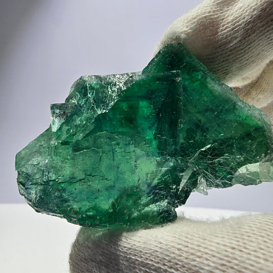 Cube de fluorite fantôme transparent vert à gradins Okorusu Namibie 63 x 48 x 25 mm 