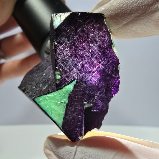 Spécimen de cube de fluorite fantôme vert violet zonal 11:11 Angel Pocket, Namibie 46*36*22mm 