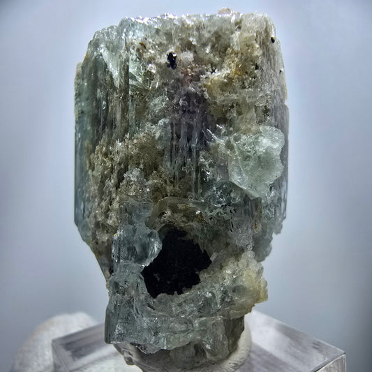 Seltener Aquamarin X mit Hyalit Einschlüssen Erongo, Namibia 40*29*23mm