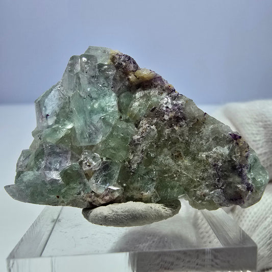 Spécimen rare de cube de fluorite fantôme zonal vert violet Okorusu, Namibie 41*27*9mm 
