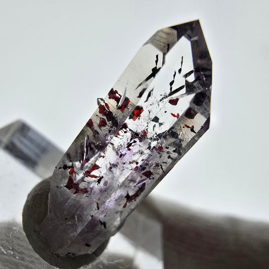 Mine d'améthyste Harlequin Phantom Point Streep, Goboboseb, Namibie, 23 x 8 x 8 mm 