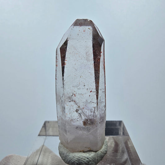 Améthyste fantôme avec hématite Goboboseb, Namibie 34 x 13 x 8 mm 