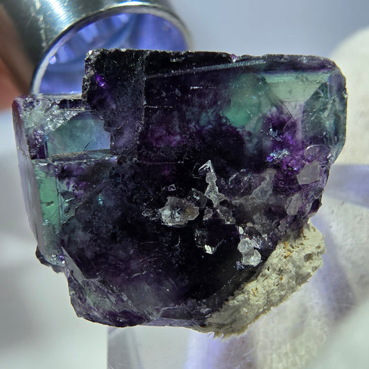 Spécimen rare de cube de fluorite fantôme, vert zonal et violet, Okorusu, Namibie, 23 x 18 x 19 mm 