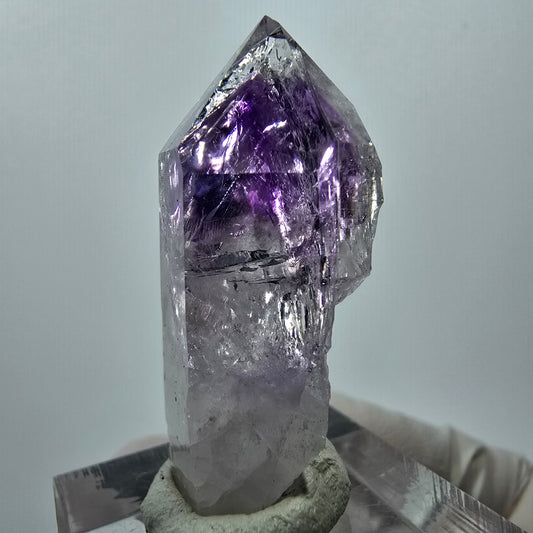 Améthyste fantôme, mine d'hématite Point Streep, Goboboseb, Namibie, 39 x 19 x 16 mm 