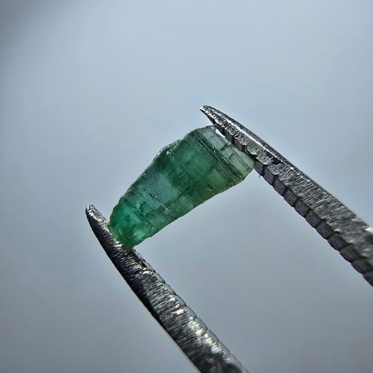 Cristal de tourmaline verdélite rare, vert Minas Gerais, Brésil #7989