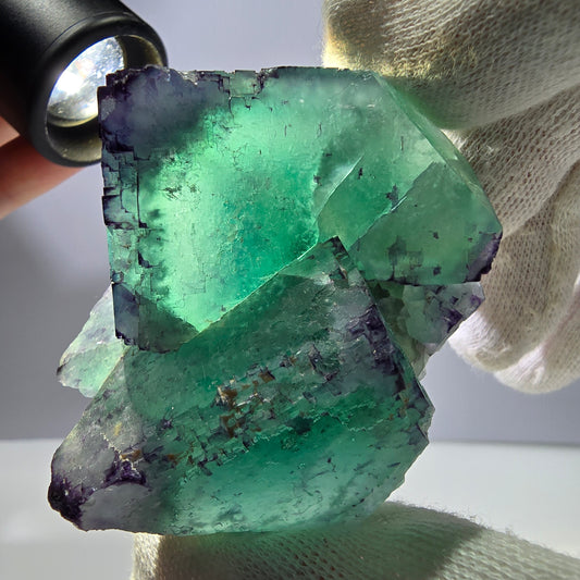 Spécimen de cube de fluorite fantôme, parqueté zonal Okorusu Namibie 65*65*30mm 